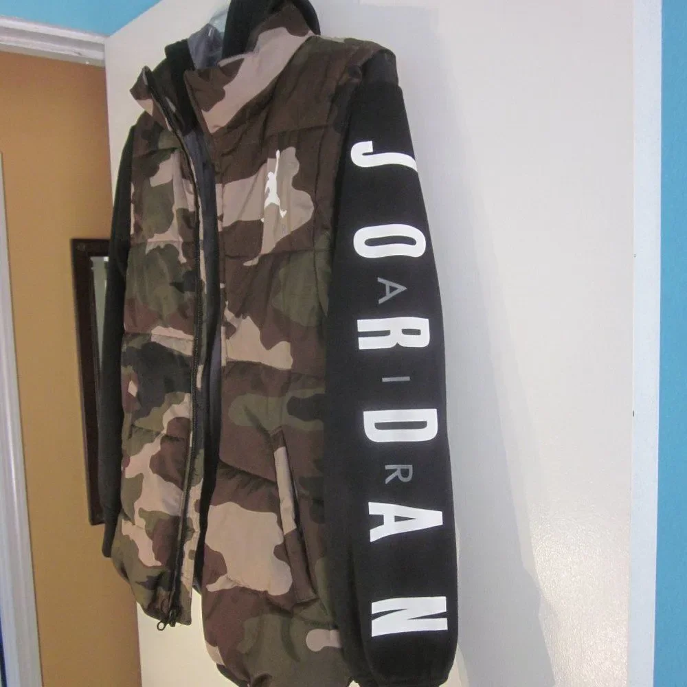 NIKE 1980's Vintage Air Jordan Boys Size M  Puffer Camo Hoodie Jacket 38